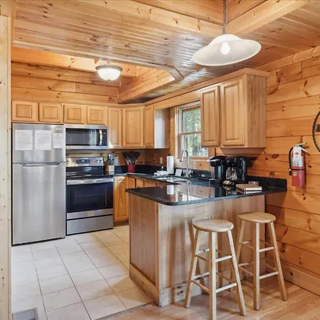Experience The Allure Of Almost Paradise Where Bliss Awaits Gatlinburg Exterior photo
