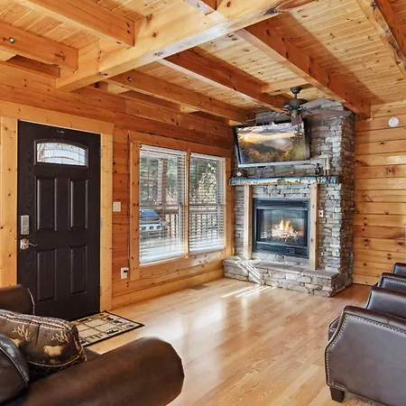Experience The Allure Of Almost Paradise Where Bliss Awaits Gatlinburg Exterior photo